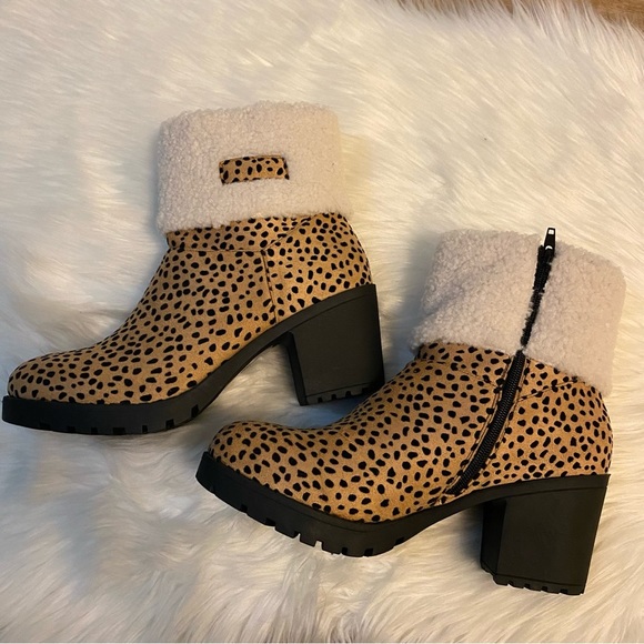NWT Pierre Dumas Leopard Print Booties Size 10 - Picture 4 of 14